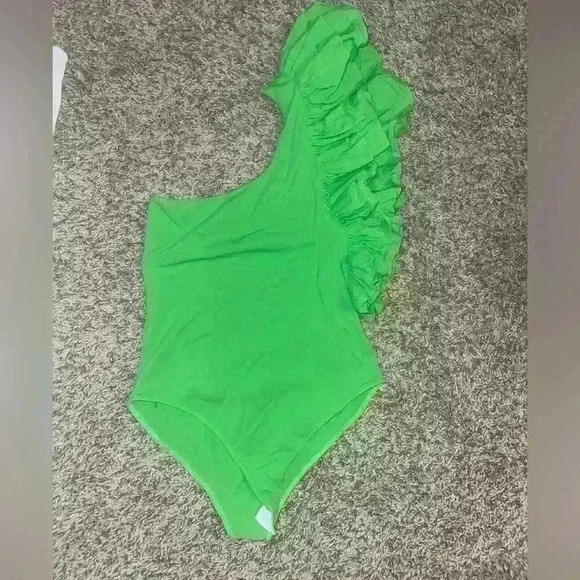 2 Zara bodysuits size small-Downtime puff sleeve bodysuit-One shoulder ruffled - Picture 4 of 10